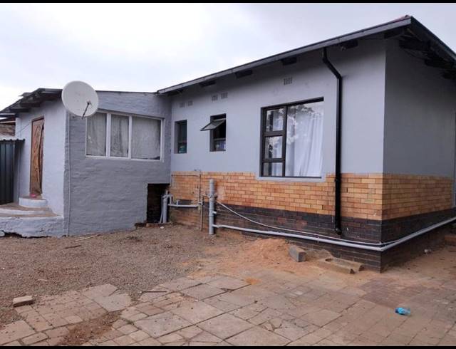 2 BEDROOM PROPERTY TO RENT IN NEWLANDS